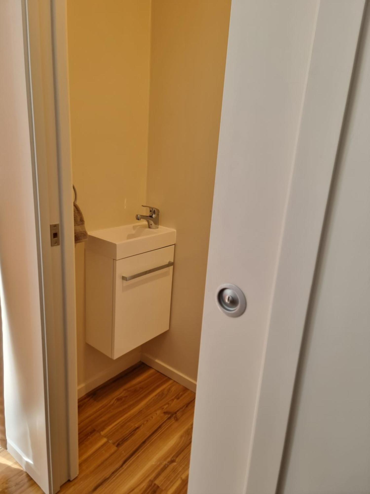 Entire Ground Floor With Full-Privacy And Family-Friendly Popular To Ferry Catchers Wellington Extérieur photo