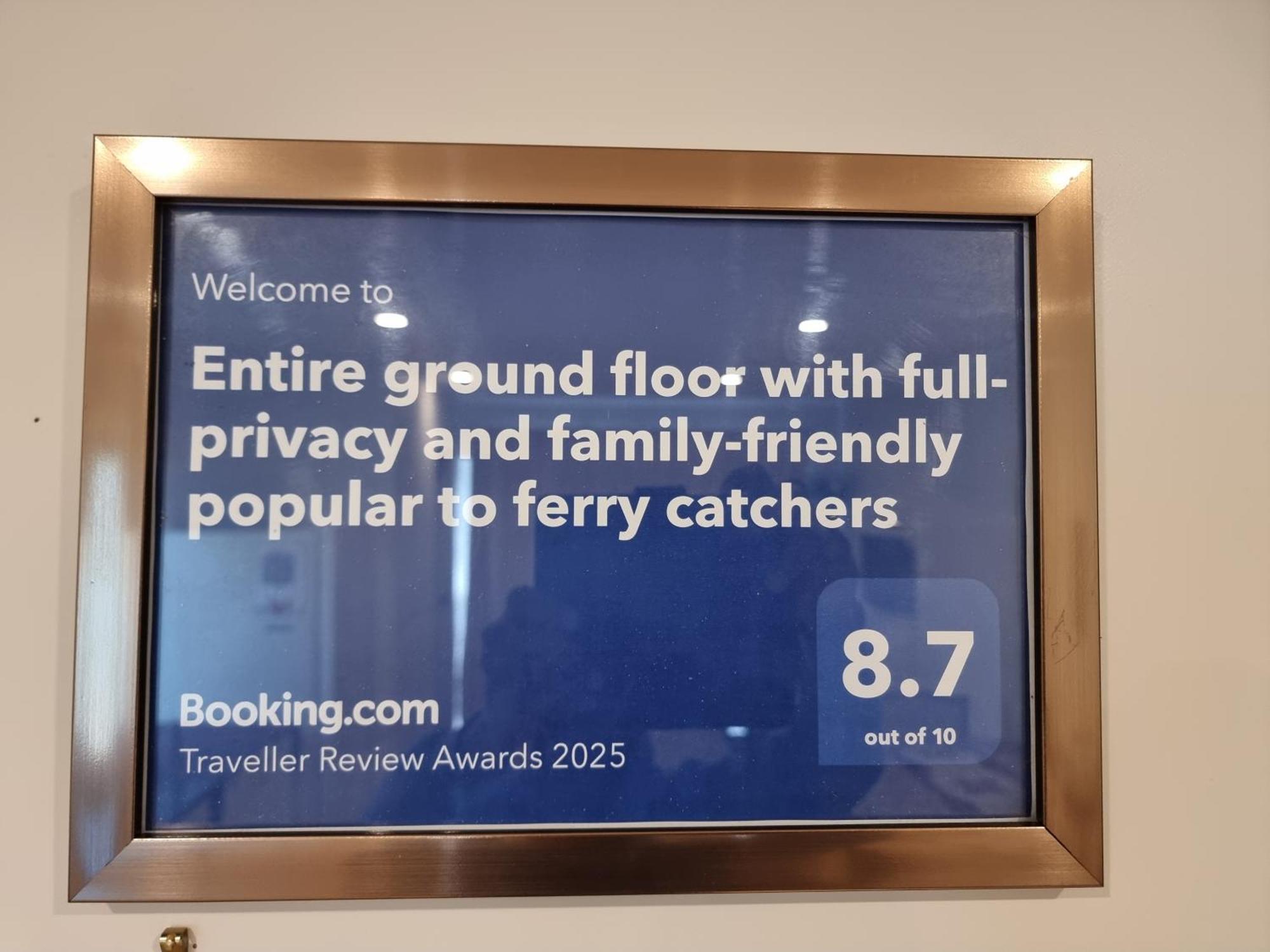Entire Ground Floor With Full-Privacy And Family-Friendly Popular To Ferry Catchers Wellington Extérieur photo